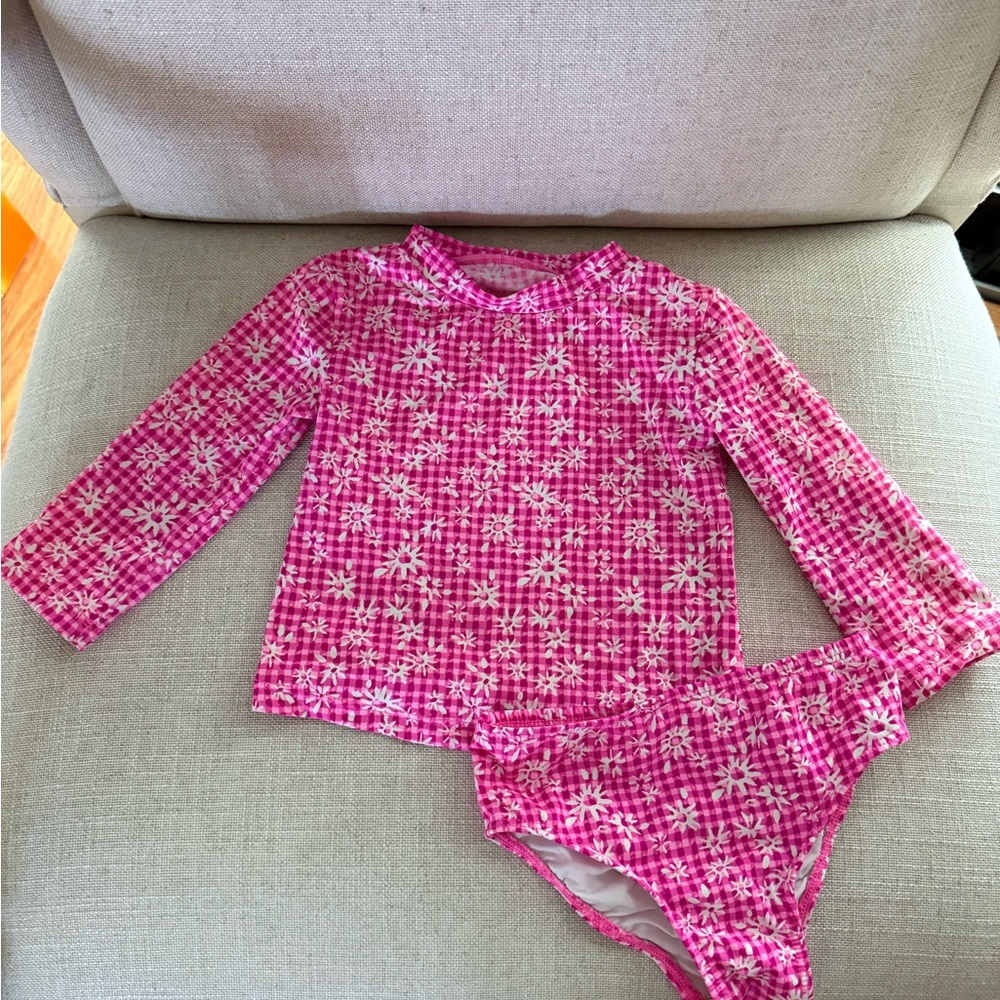 Lilly Pulitzer Girls Sz 3. Long sleeve rashguard / bikini bottom set. Worn once!